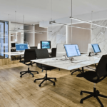 Efecto Psicológico de la Iluminación en el Diseño de Oficinas: Productividad y Bienestar